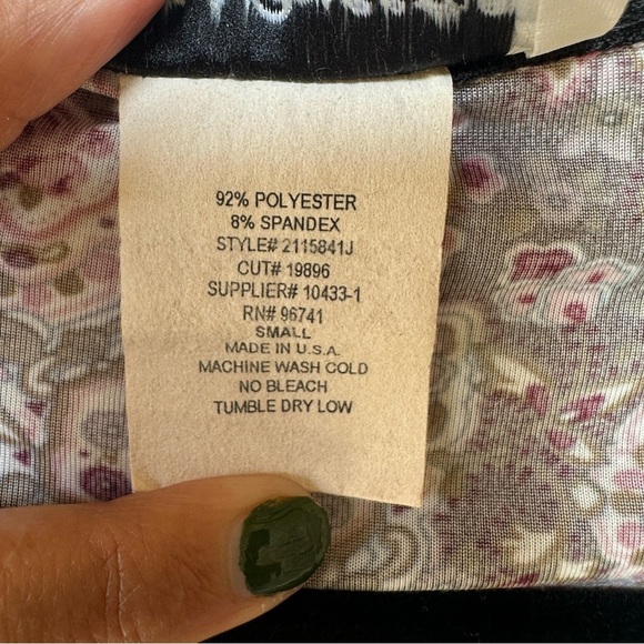 Floral Wrap Top - Black and Pink - Picture 4 of 6